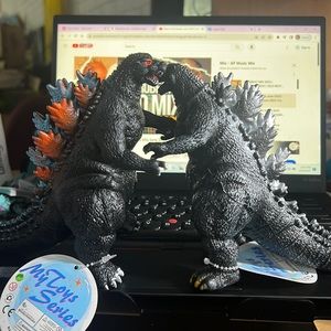 NWT 2 pcs godzilla toys